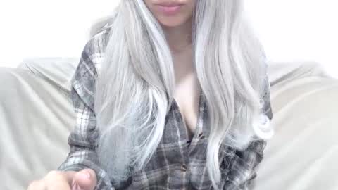 Snapshot of camillebunny chatting on 04-30-26, 02:40 CamilleBunny online show from 04-30-26, 02:40