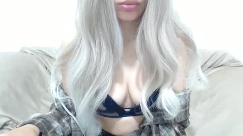 Snapshot of camillebunny chatting on 05-01-26, 03:00 CamilleBunny online show from 05-01-26, 03:00