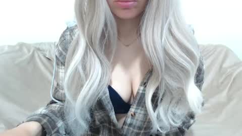 Snapshot of camillebunny chatting on 05-02-26, 02:49 CamilleBunny online show from 05-02-26, 02:49