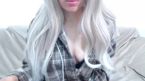 Snapshot of camillebunny chatting on 05-10-26, 03:33 CamilleBunny online show from 05-10-26, 03:33