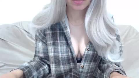 Snapshot of camillebunny chatting on 05-17-26, 03:15 CamilleBunny online show from 05-17-26, 03:15