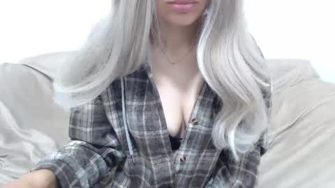 Snapshot of camillebunny chatting on 05-18-26, 02:07 CamilleBunny online show from 05-18-26, 02:07