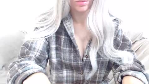 Snapshot of camillebunny chatting on 05-28-26, 03:04 CamilleBunny online show from 05-28-26, 03:04