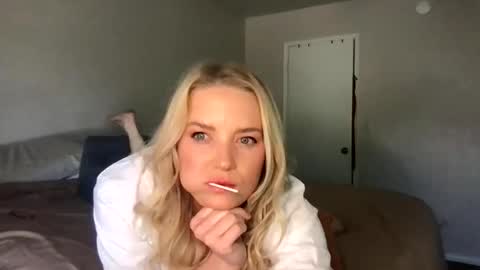 camilleclairexo online show from 04-20-26, 07:37