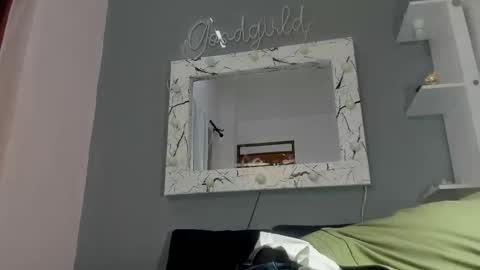 Snapshot of camillo_virgil chatting on 09-17-25, 10:39 Camillo Virgil online show from 09-17-25, 10:39