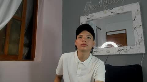 Snapshot of camillo_virgil chatting on 09-21-25, 10:50 Camillo Virgil online show from 09-21-25, 10:50
