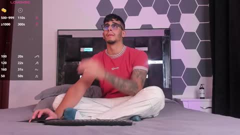   INDEPENDENT MODEL online show from 02-13-25, 11:15