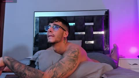   INDEPENDENT MODEL online show from 03-05-25, 09:59