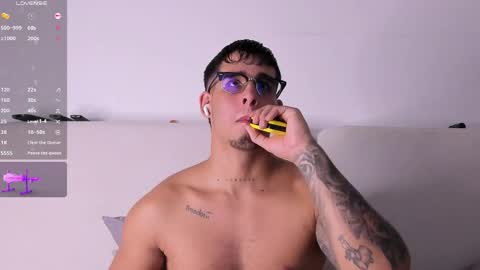 Snapshot of camilo_ospina_ chatting on 04-29-26, 01:32 INDEPENDENT MODEL online show from 04-29-26, 01:32