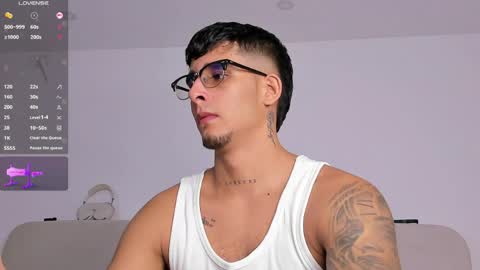 Snapshot of camilo_ospina_ chatting on 05-24-26, 05:01 INDEPENDENT MODEL online show from 05-24-26, 05:01