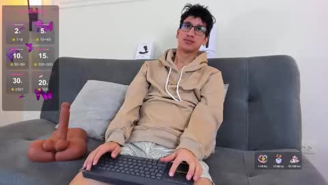 Snapshot of camilo_stark chatting on 11-25-25, 03:28 Camilo online show from 11-25-25, 03:28