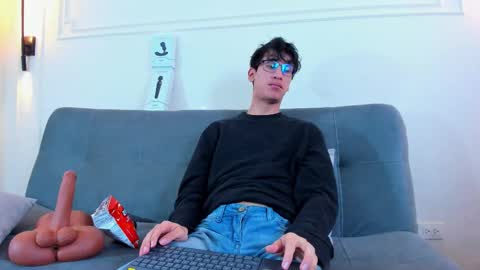 Snapshot of camilo_stark chatting on 12-14-25, 03:12 Camilo online show from 12-14-25, 03:12