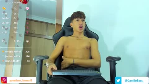 Snapshot of camilobass_ chatting on 12-31-24, 05:44 Camilo Bass online show from 12-31-24, 05:44