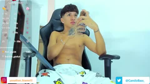 Snapshot of camilobass_ chatting on 01-24-25, 04:05 Camilo Bass online show from 01-24-25, 04:05