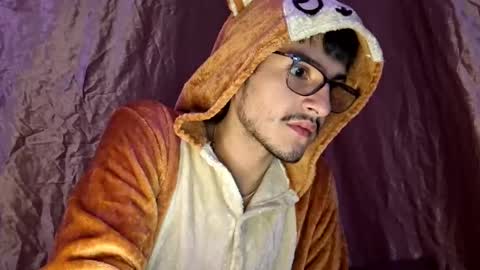 Snapshot of camilor00 chatting on 11-17-25, 12:27 camilor00 online show from 11-17-25, 12:27