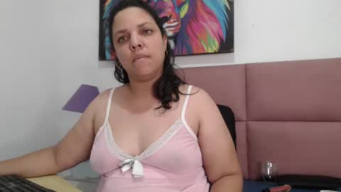 Snapshot of camturbery chatting on 12-30-24, 05:44 camturbery online show from 12-30-24, 05:44