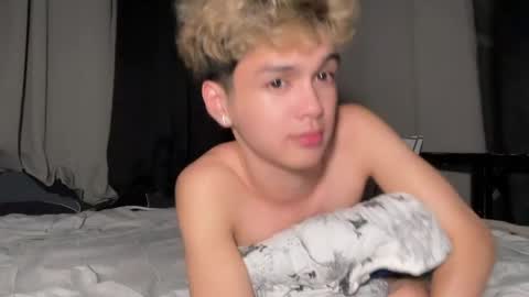 Snapshot of camwithethan chatting on 04-18-26, 03:49 Ethan online show from 04-18-26, 03:49