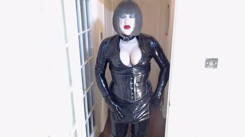 candi smokes online show from 11-21-25, 02:49