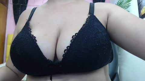 Candy  online show from 12-11-24, 01:06