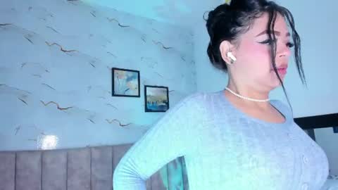 Snapshot of candicewayne chatting on 06-19-26, 11:14 CANDICE WAYNE online show from 06-19-26, 11:14