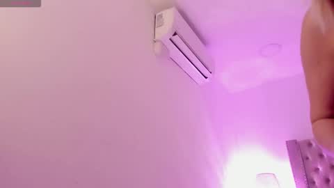 Snapshot of candiegilson__ chatting on 02-06-26, 12:19 Candie online show from 02-06-26, 12:19