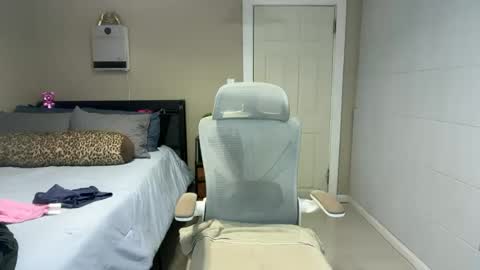 Snapshot of candimay101 chatting on 06-23-26, 05:16 Candi may online show from 06-23-26, 05:16
