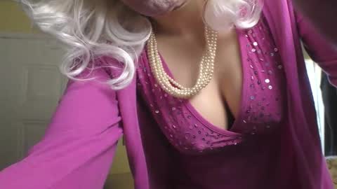 Snapshot of candisaint chatting on 03-06-25, 07:10 Candi Saint online show from 03-06-25, 07:10