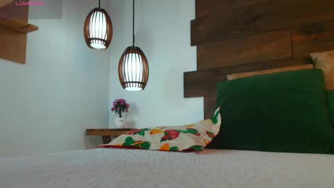 Jolie online show from 11-14-25, 11:02