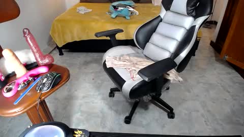 candy online show from 01-08-25, 09:21