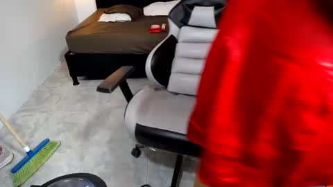 candy online show from 01-31-25, 10:20