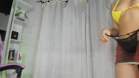 Snapshot of candy_hes chatting on 12-14-24, 12:33 Nickol online show from 12-14-24, 12:33