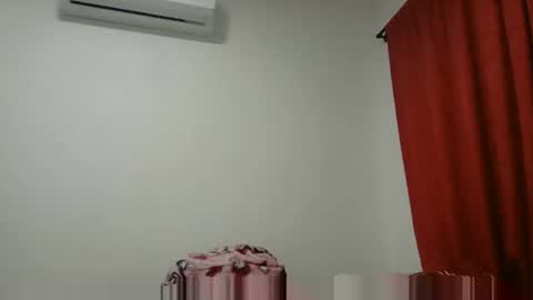 Snapshot of candy_hot_444 chatting on 09-28-25, 07:19 KIANA online show from 09-28-25, 07:19