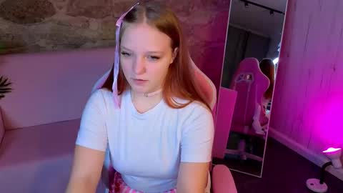 Snapshot of candy_lir chatting on 02-09-26, 09:13 Candy online show from 02-09-26, 09:13