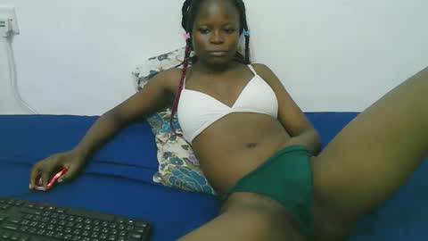 Snapshot of candy_lisah chatting on 06-05-26, 03:46 Lisa online show from 06-05-26, 03:46