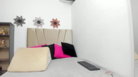 liss sophia online show from 09-27-25, 12:04