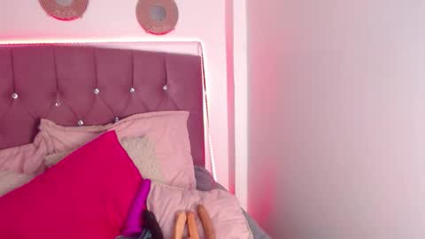 Snapshot of candy_lux_ chatting on 09-30-25, 08:25 Candy online show from 09-30-25, 08:25