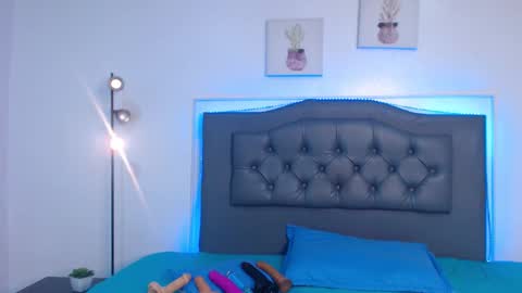 Snapshot of candy_lux_ chatting on 11-26-25, 07:04 Candy online show from 11-26-25, 07:04