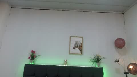 Snapshot of candy_lux_ chatting on 07-19-26, 07:17 Candy online show from 07-19-26, 07:17