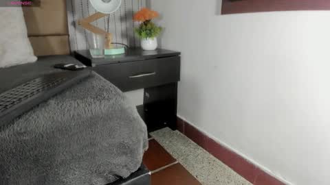 Snapshot of candy_mery chatting on 10-06-25, 07:22 candy mery online show from 10-06-25, 07:22