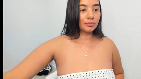Snapshot of candy_paradise55 chatting on 02-25-25, 10:29 Camila online show from 02-25-25, 10:29