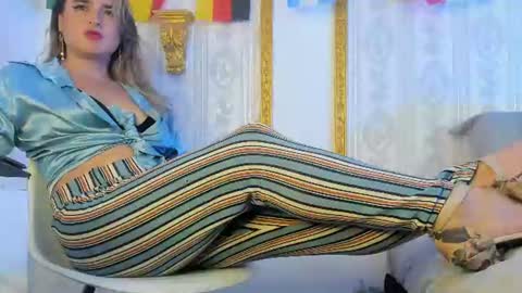 Snapshot of candy_plus chatting on 06-22-26, 07:00 Candy plus online show from 06-22-26, 07:00