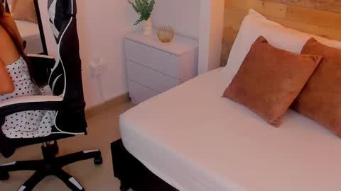 CANDY online show from 11-21-25, 07:23