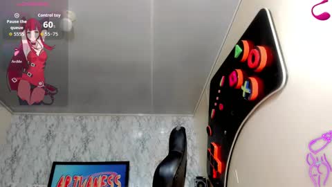 Snapshot of candy_walker__ chatting on 11-25-25, 08:31 candy_walker__ online show from 11-25-25, 08:31