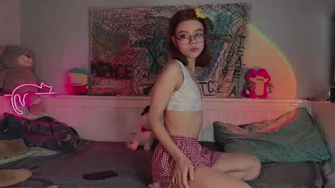 Snapshot of candybeee chatting on 11-13-25, 11:58 candybeee online show from 11-13-25, 11:58