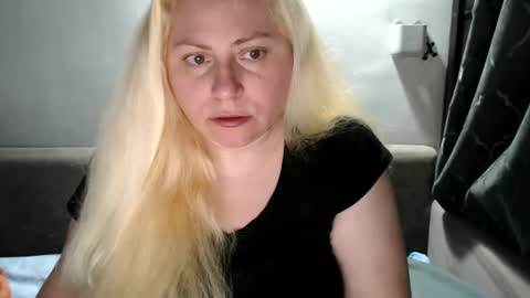 Laura online show from 03-10-25, 05:29