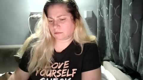 Laura online show from 10-14-25, 08:42