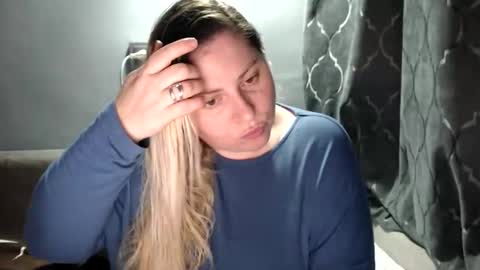 Laura online show from 10-25-25, 07:41