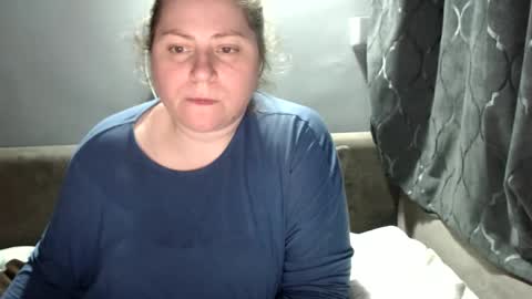 Laura online show from 10-26-25, 03:51