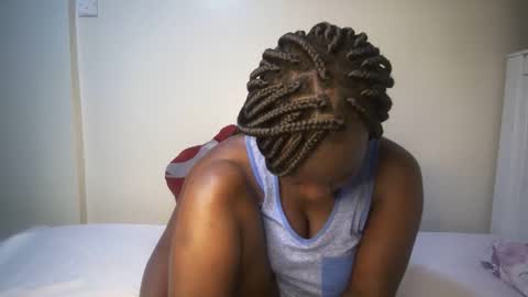 Snapshot of candycurly_ chatting on 09-27-25, 03:55 candycurly_ online show from 09-27-25, 03:55