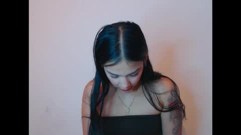 Snapshot of candyfire666 chatting on 11-10-25, 05:28 Sara online show from 11-10-25, 05:28